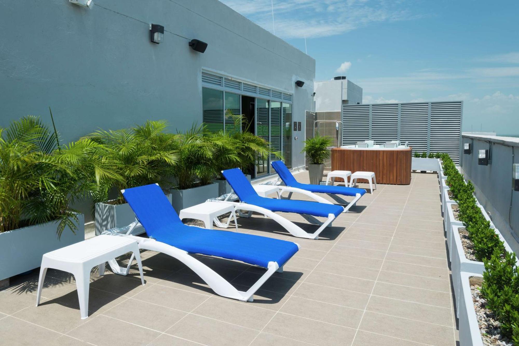 Hampton By Hilton Yopal Hotel Exterior photo
