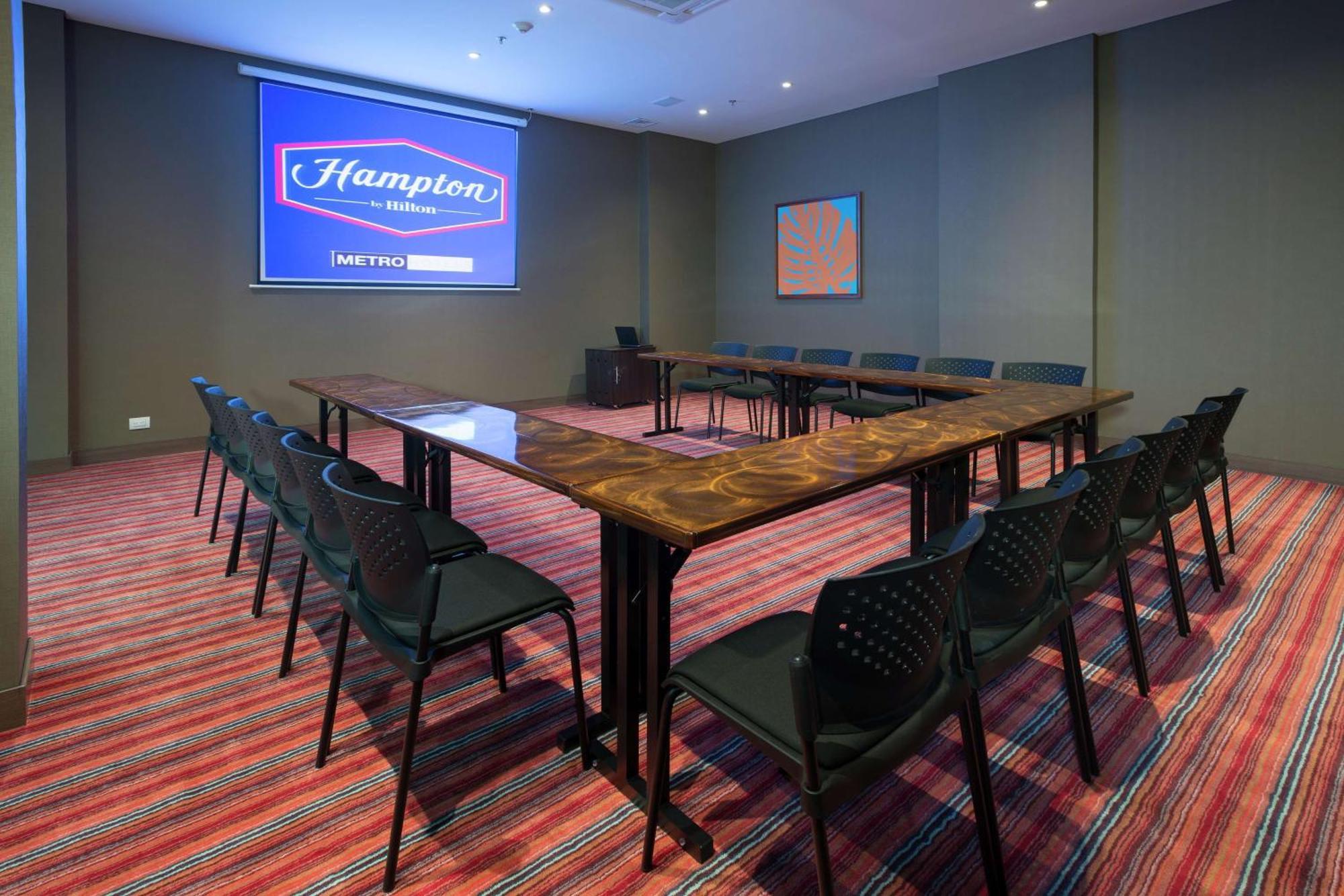 Hampton By Hilton Yopal Hotel Exterior photo